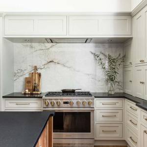 f25-Sun-Design-Kitchen-Over150K